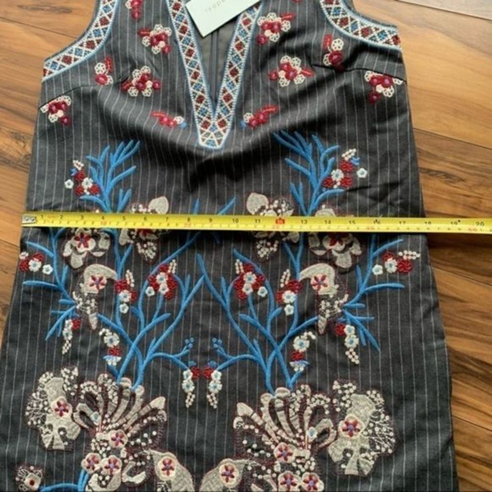 Foxiedox grey Yumiko embroidered dress 4 - Picture 4 of 6